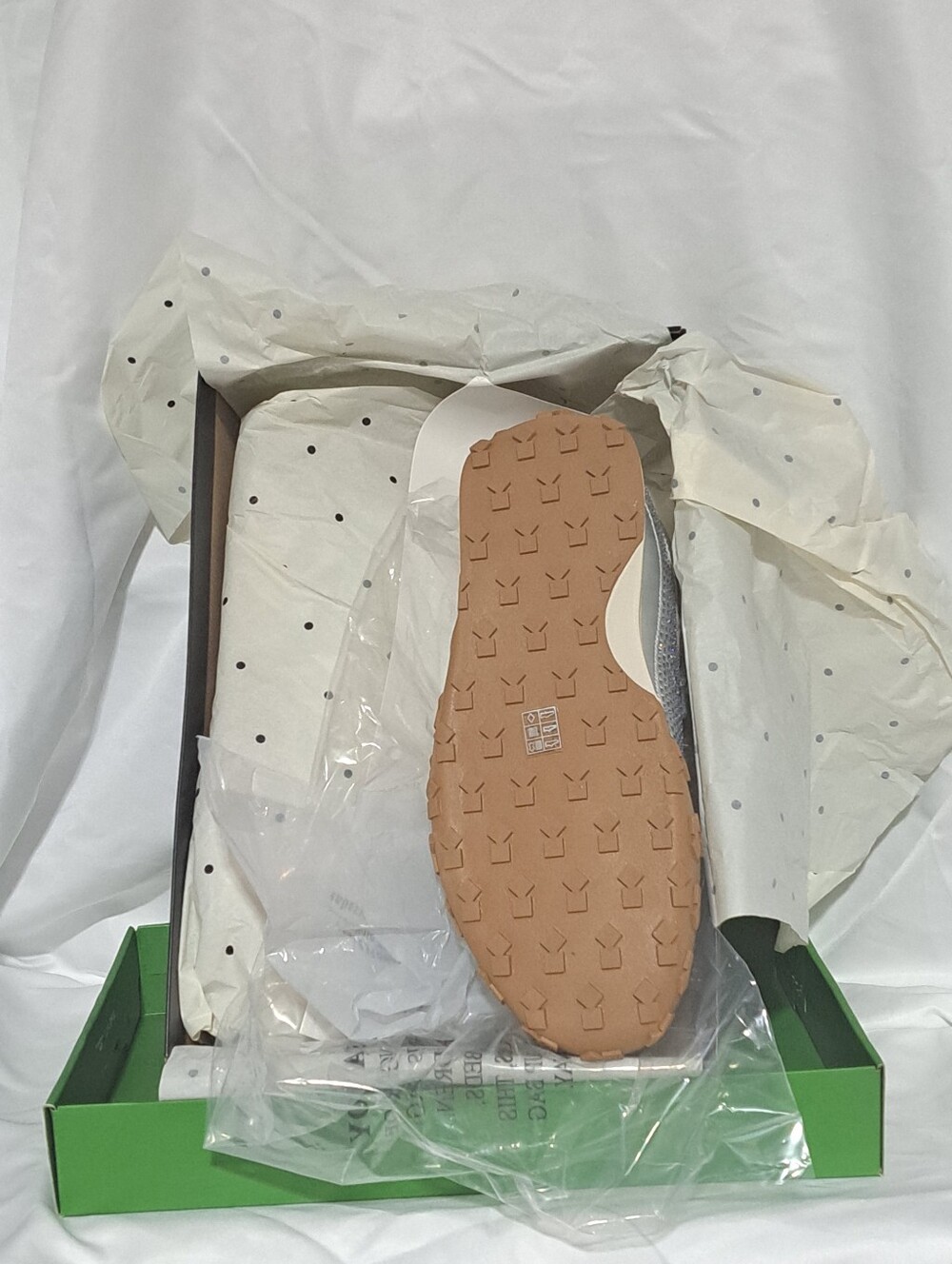 NWT/NIB Kate Spade K's Runner Low-Top Sneaker with Gum Outsole - Picture 12 of 16